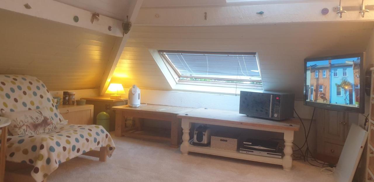 Le Studio Attic , Fridge Tv Microwave, Chester Luaran gambar